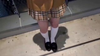 【9总全国探花】黄衣牛仔短裤妹子，调情舔奶口交上位骑乘猛操呻吟娇喘